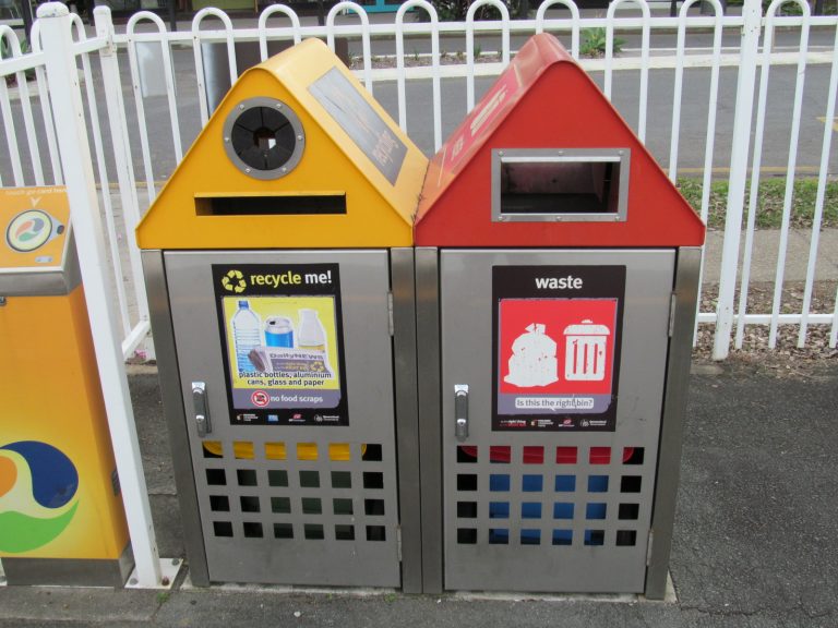 Brisbane_City_Council_rubbish_bins Springfield Lakes
